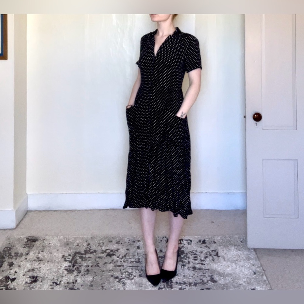 Urban Outfitters Black and White Polka Dot Notched Collar Midi Dress Flowy Cute - Picture 3 of 7